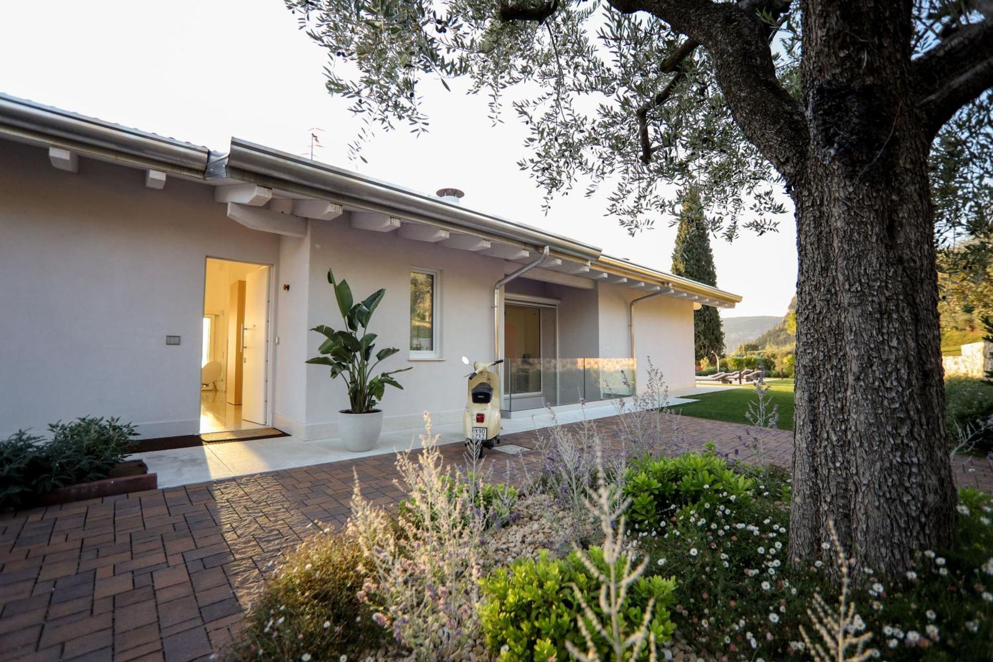 Villa F Bardolino Eksteriør bilde